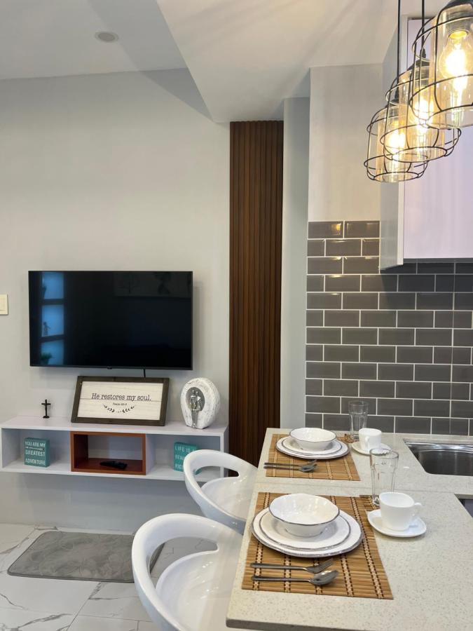 Chic, Modern , Minimalist Design At The Loop Condo Tower Cagayán de Oro Extérieur photo